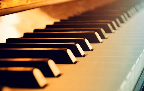 Australia's Upright Piano Price Shrinks Notably to $3,356 per Unit